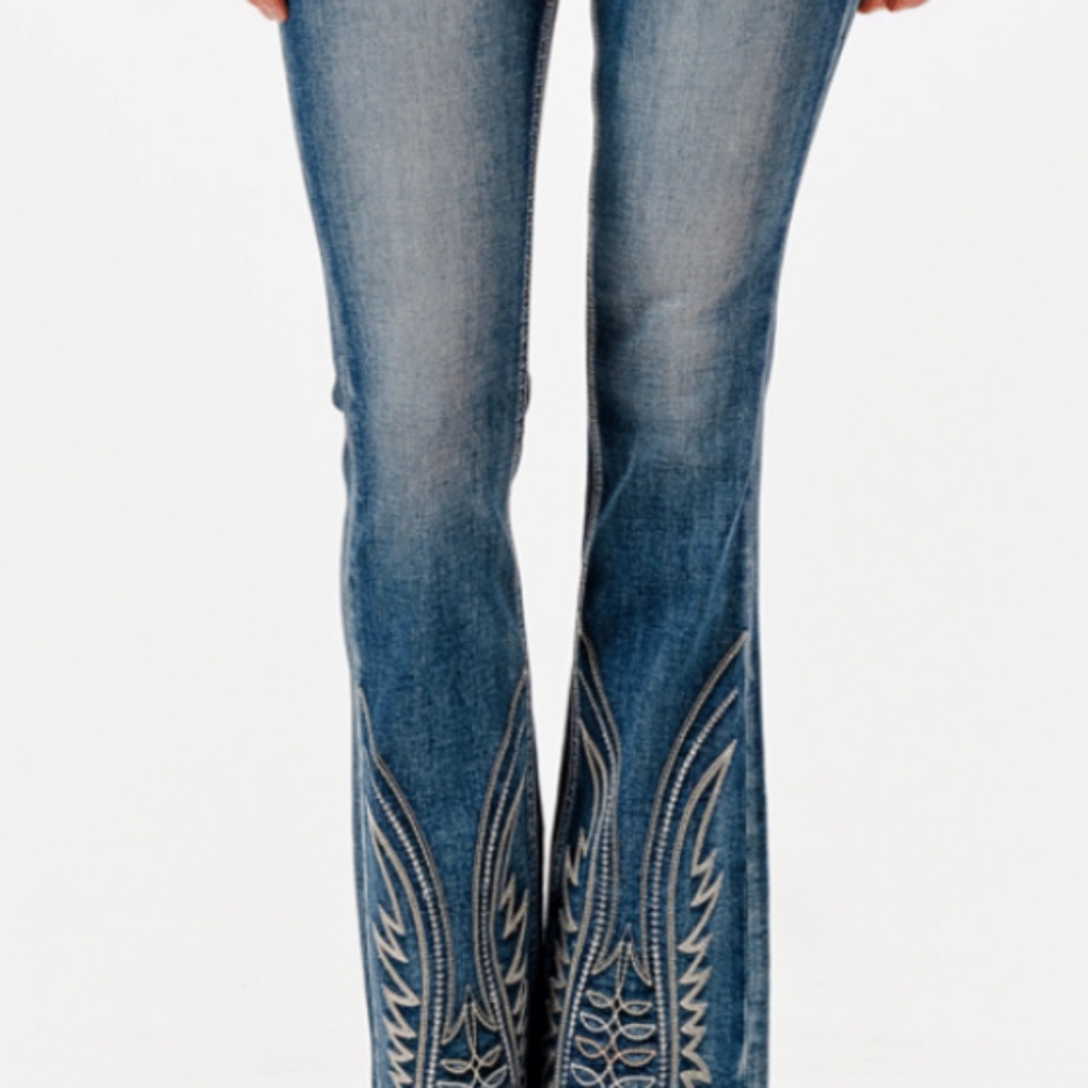 NWT Grace  In LA small flare with embroidered detail around ankle.